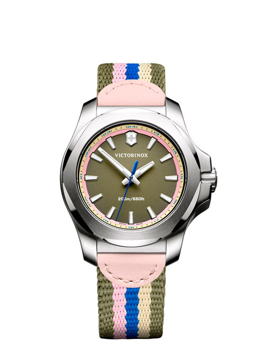 Часы Victorinox Swiss Army I.N.O.X. V 241809